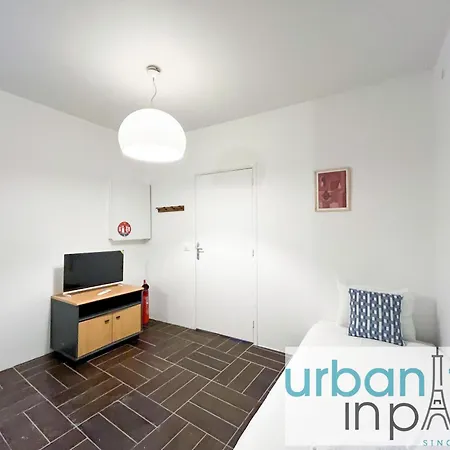 195 - Saint Denis Triplex Apartment Paris