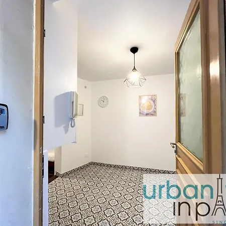 195 - Saint Denis Triplex Paříž