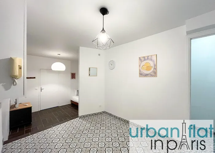 195 - Saint Denis Triplex * פריז